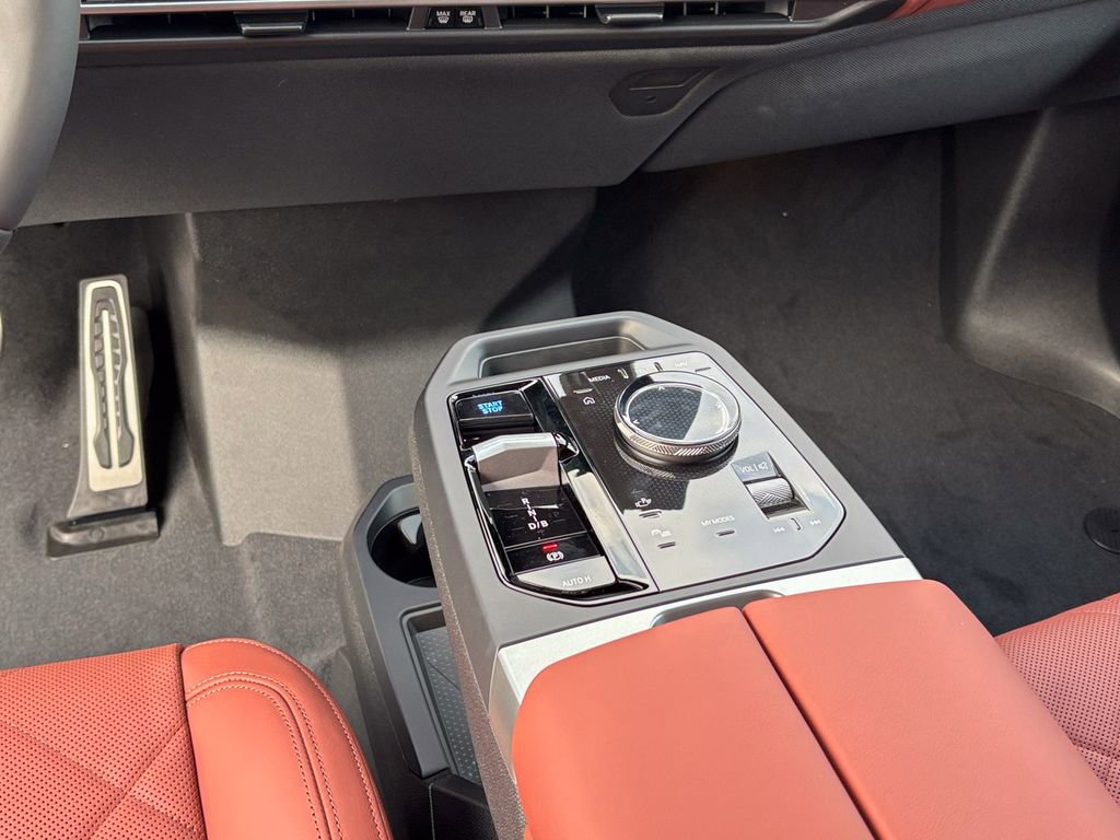 Used 2026 BMW iX xDrive45 image 26