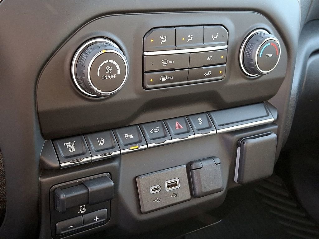 Used 2024 Chevrolet Silverado 2500 Custom w/ Custom Value Package image 15