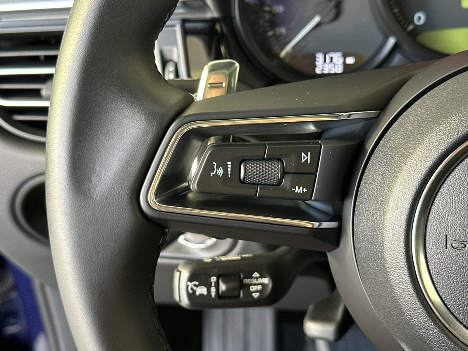 Certified 2026 Porsche Macan AWD/4WD image 27
