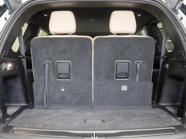 Certified 2023 Jeep Grand Cherokee L Limited w/ Black Appearance Package image 9