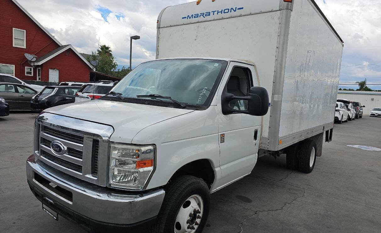 Used 2012 Ford E-350 and Econoline 350 Super Duty w/ Payload Pkg image 4