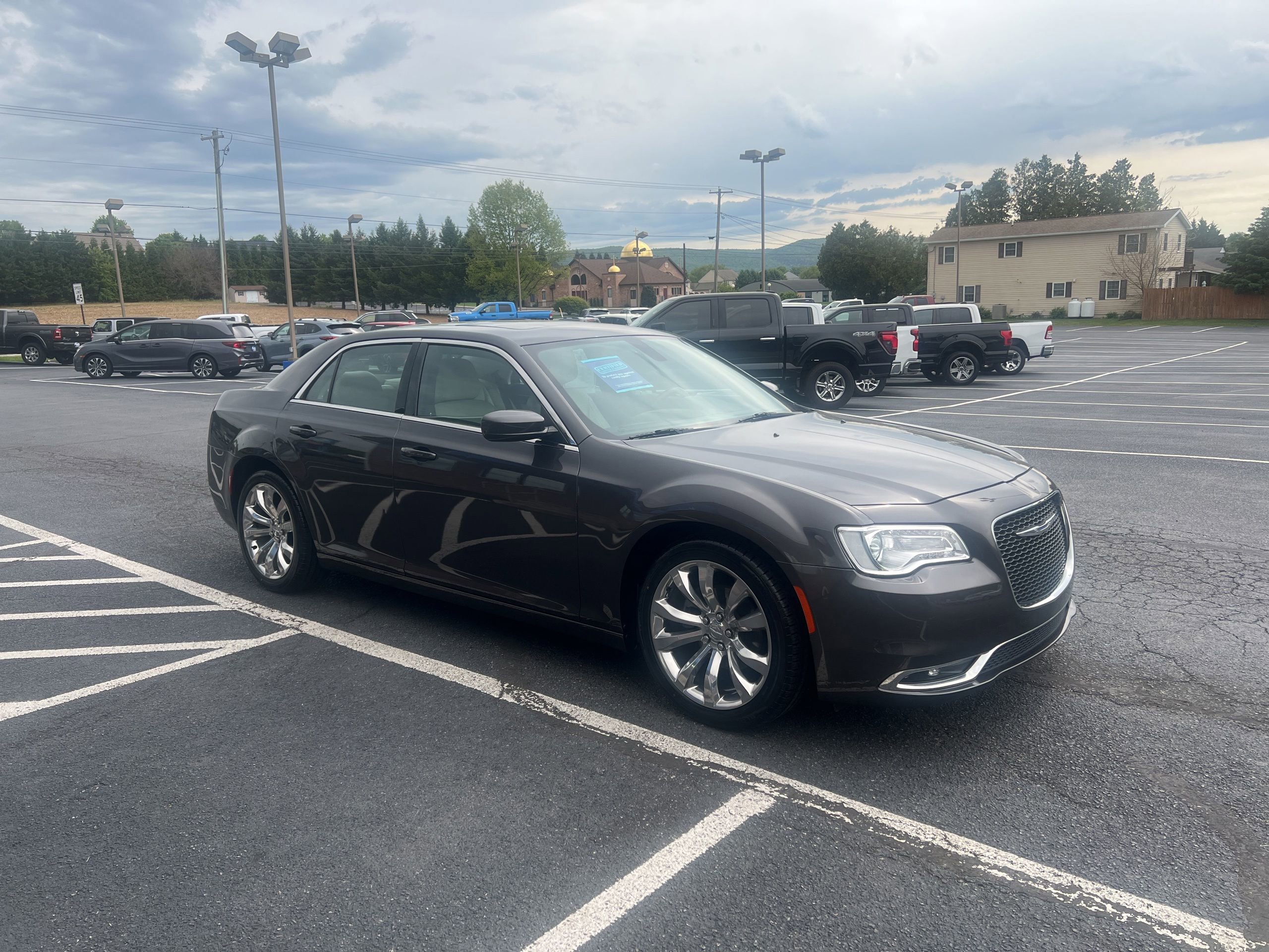 Used 2018 Chrysler 300 Touring L RWD image 8