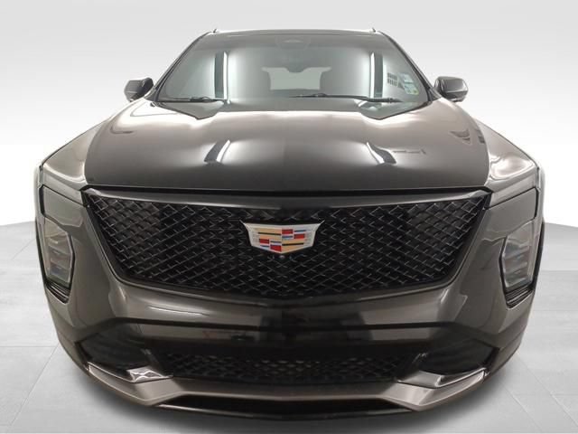 Used 2025 Cadillac XT4 Sport FWD image 3