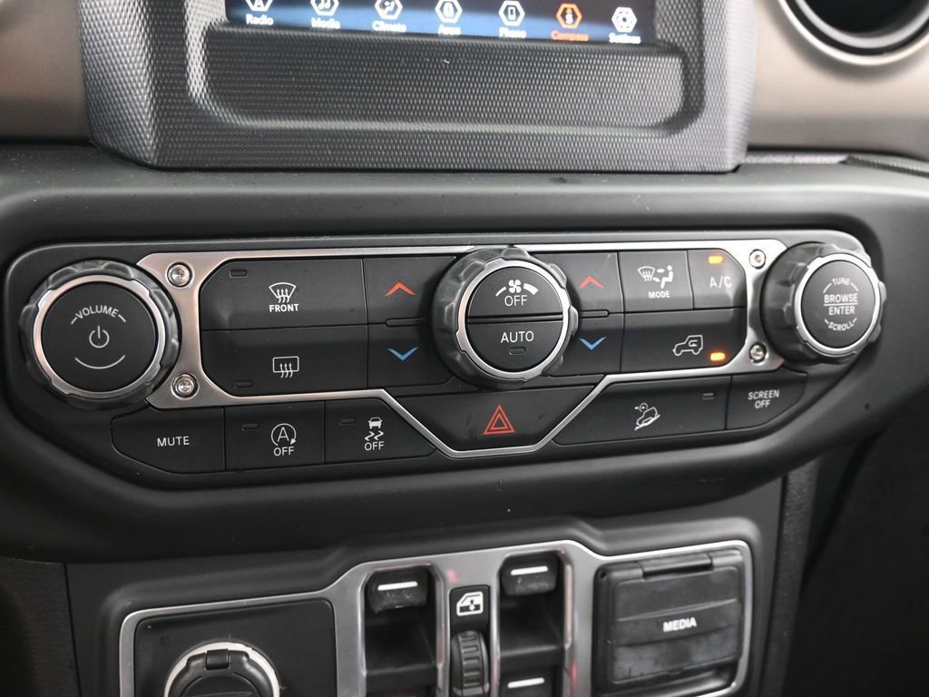 Used 2018 Jeep Wrangler Unlimited Sport S image 19