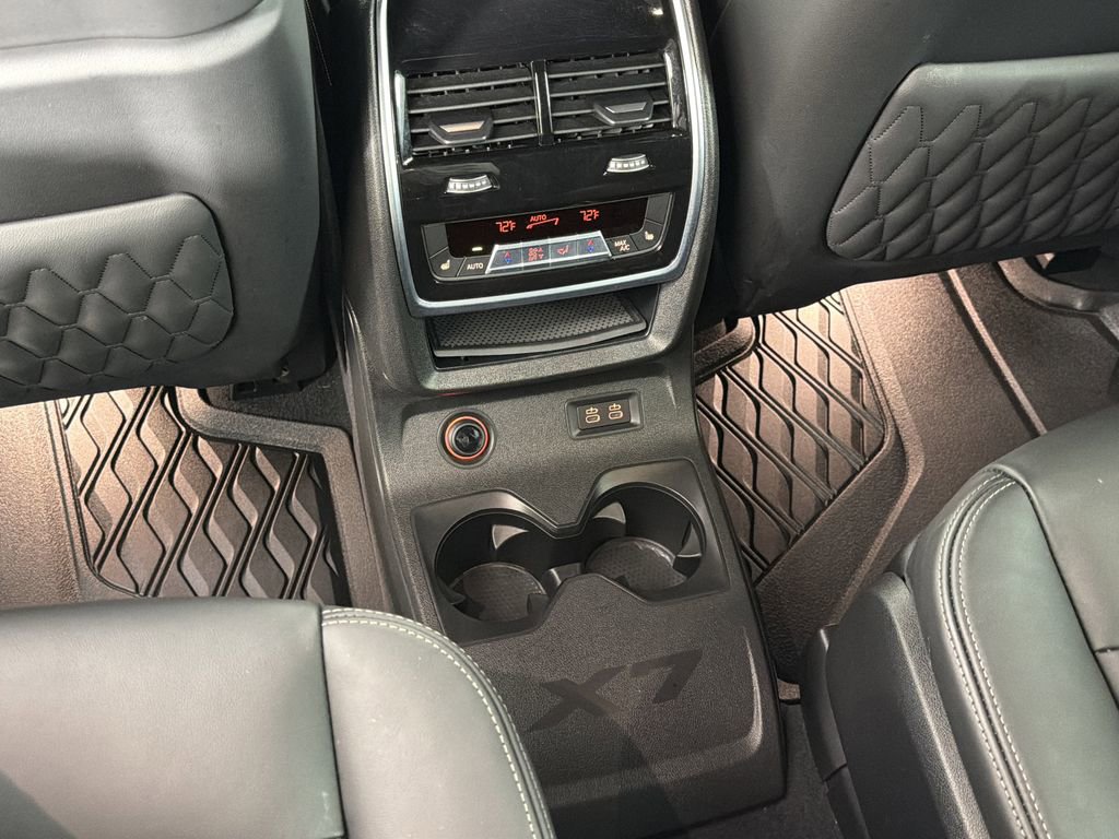 Used 2024 BMW X7 M60i w/ Executive Package image 27