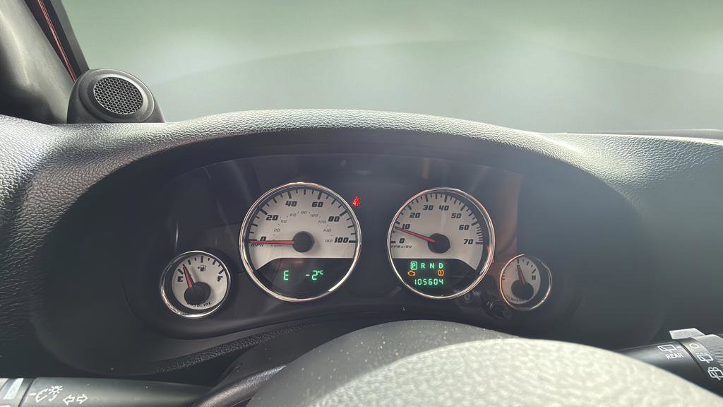 Used 2012 Jeep Wrangler Unlimited Sahara image 19