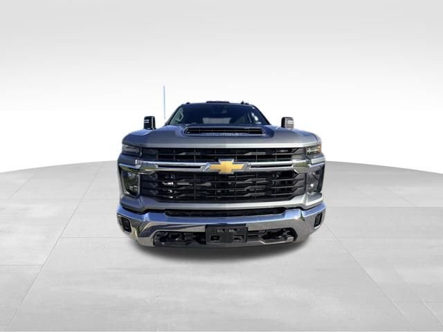 Used 2024 Chevrolet Silverado 2500 LT image 3