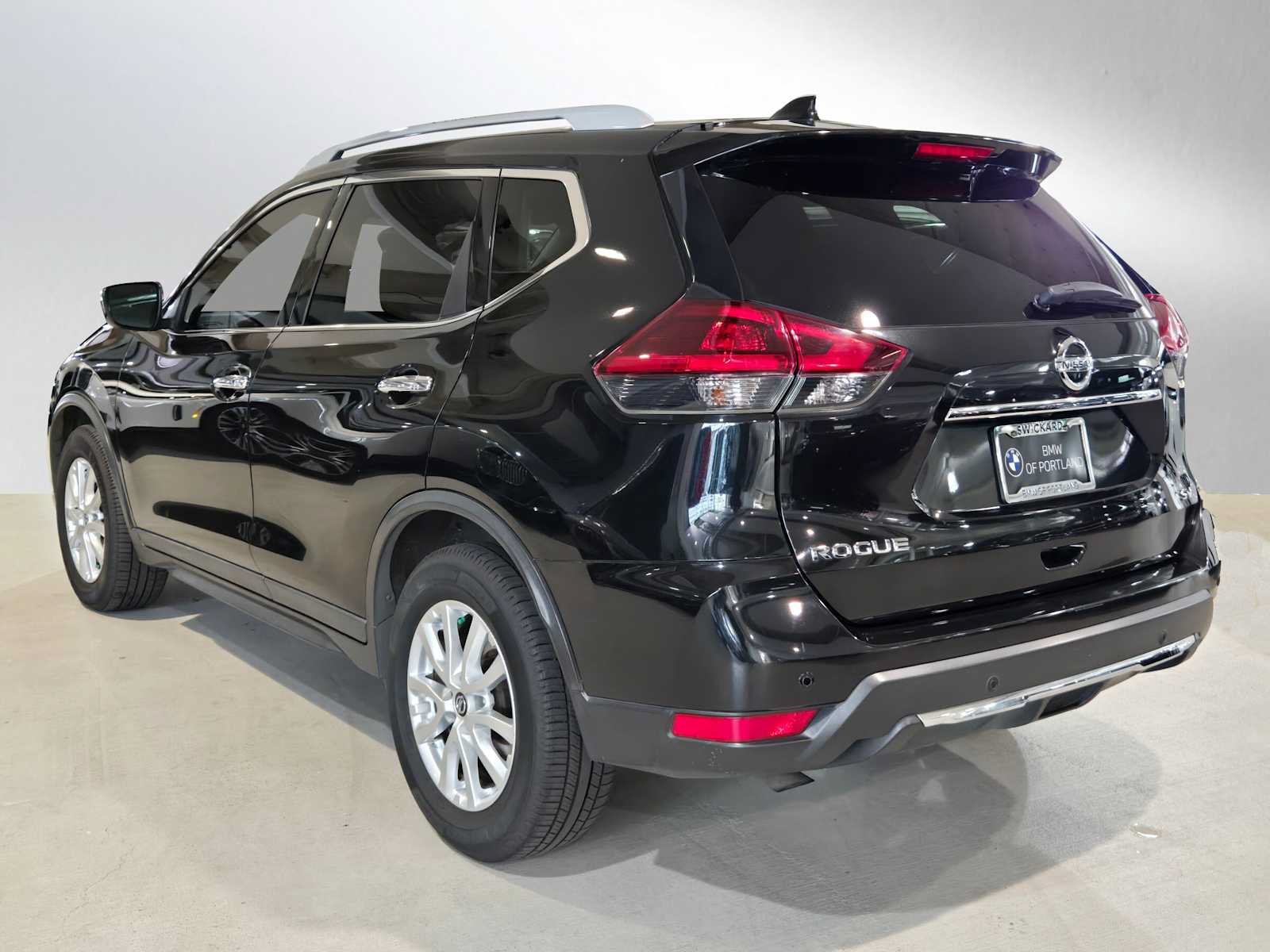Used 2019 Nissan Rogue SV FWD image 5