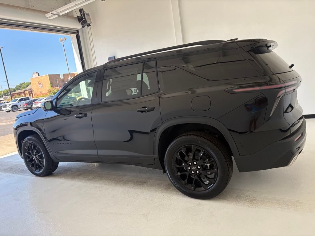 New 2026 Chevrolet Traverse LT w/ Midnight/Sport Edition FWD image 17