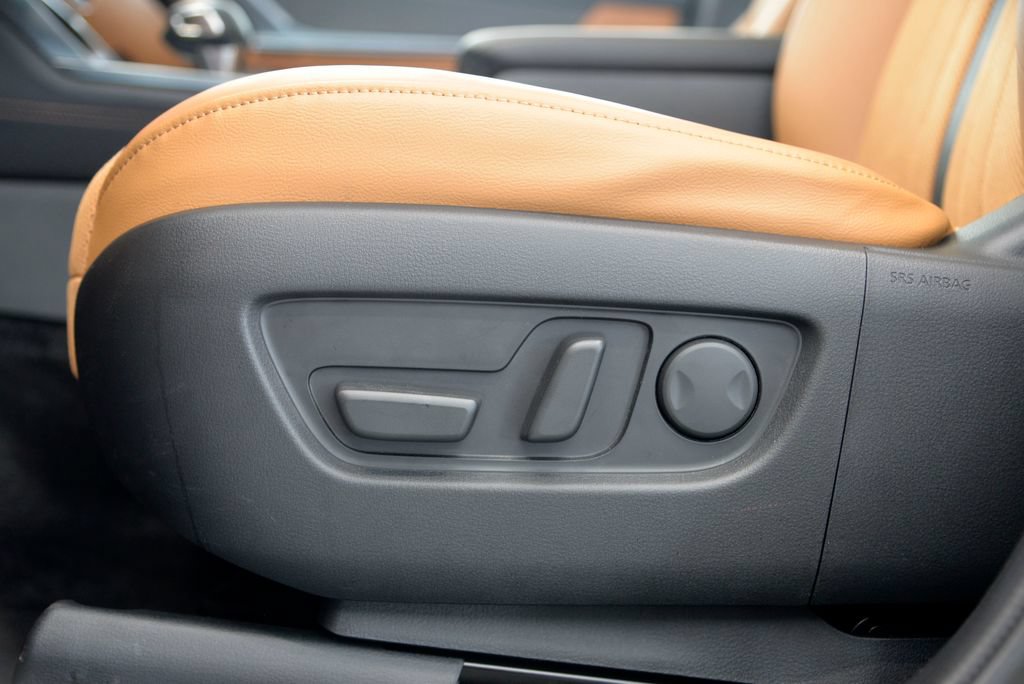 Certified 2026 MAZDA CX-70 3.3 Turbo S w/ Premium Plus AWD/4WD image 16