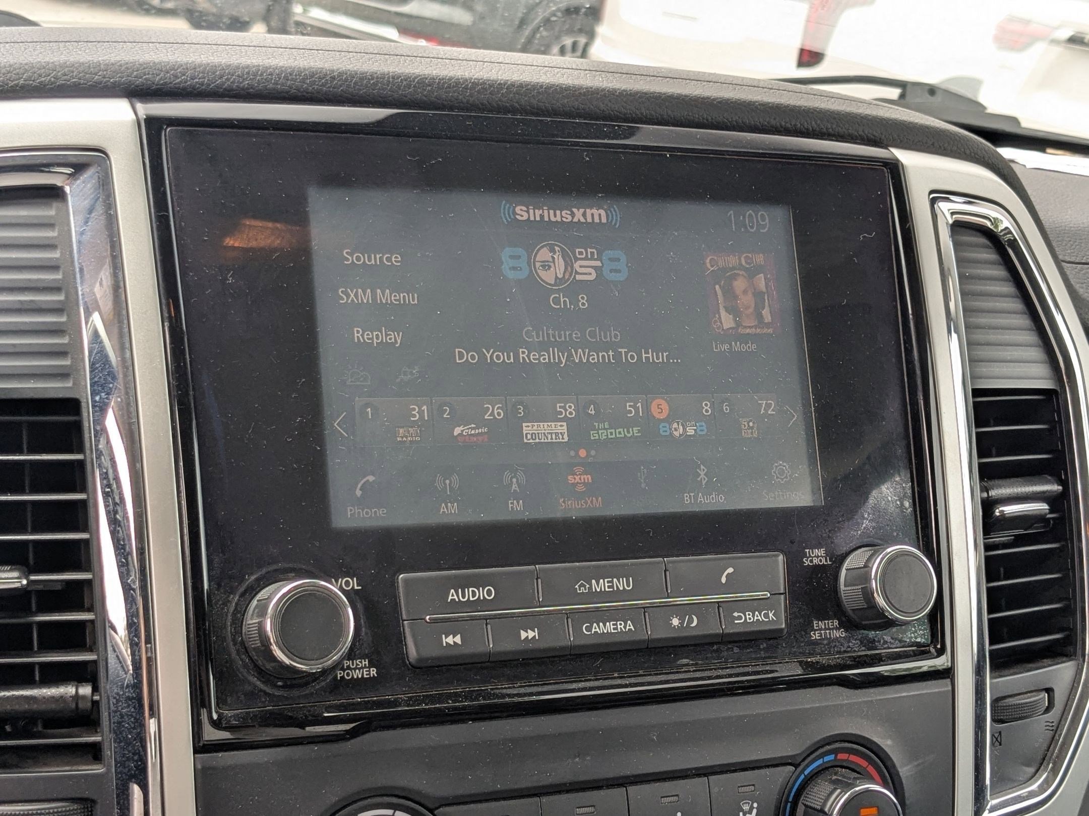 Used 2021 Nissan Titan SV w/ Accessory Utility Package RWD image 15