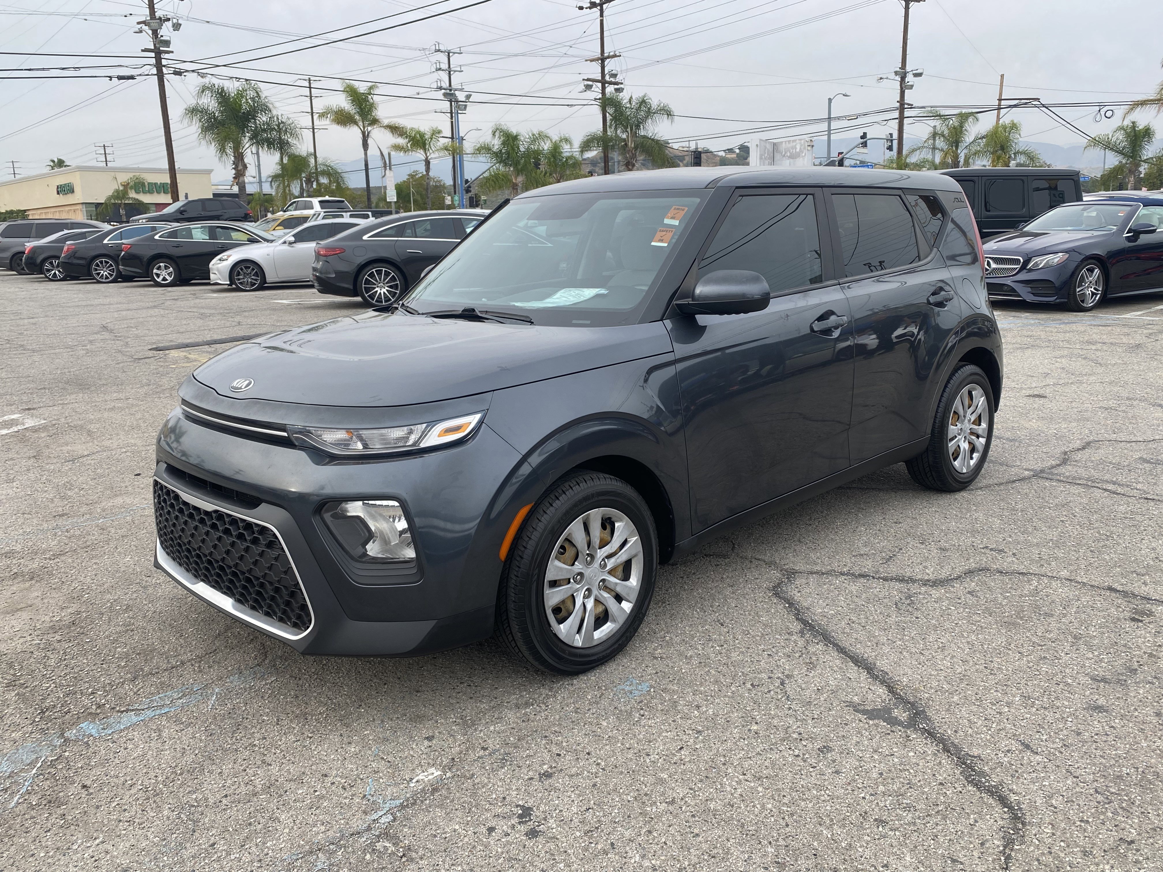 Used 2021 Kia Soul LX image 2