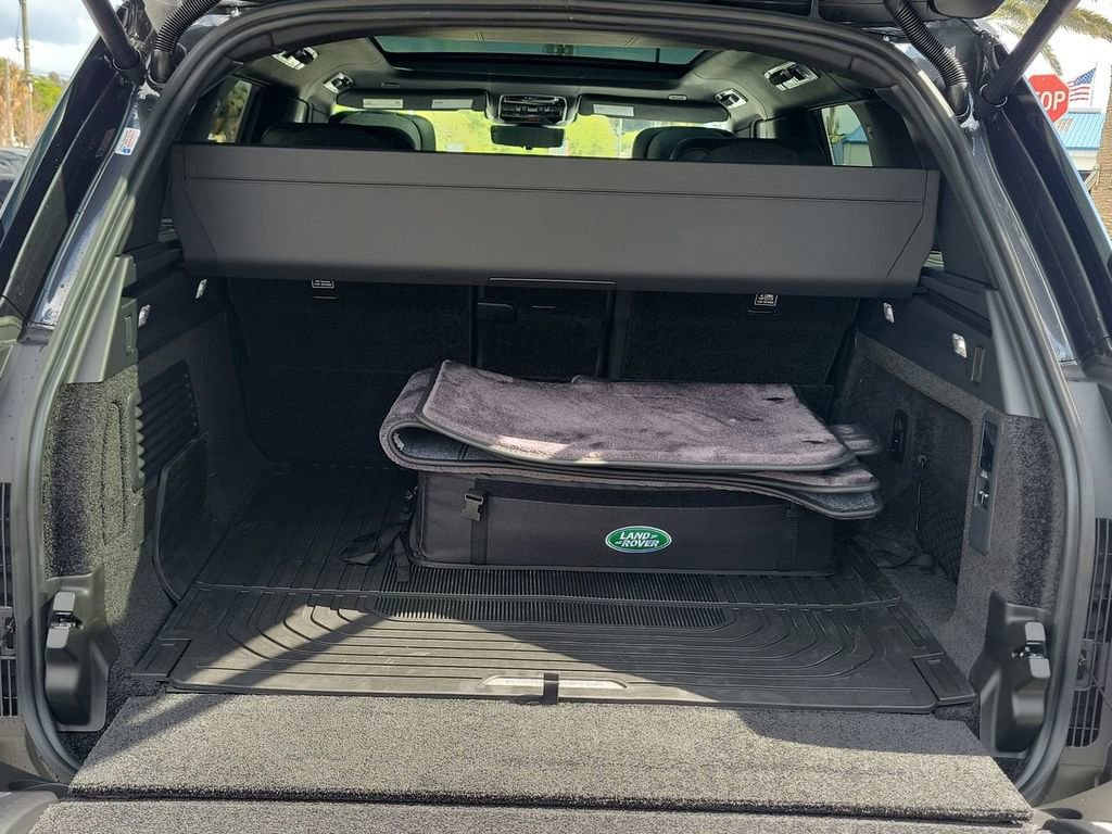 New 2026 Land Rover Range Rover SV image 11