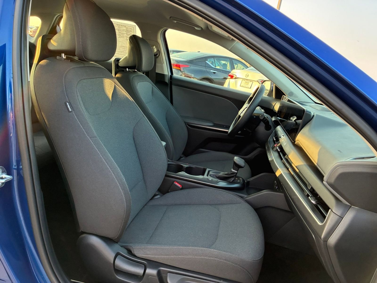 Used 2025 Kia K4 LXS image 35