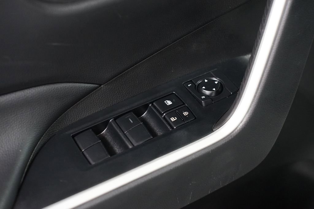 Used 2022 Toyota RAV4 LE image 28