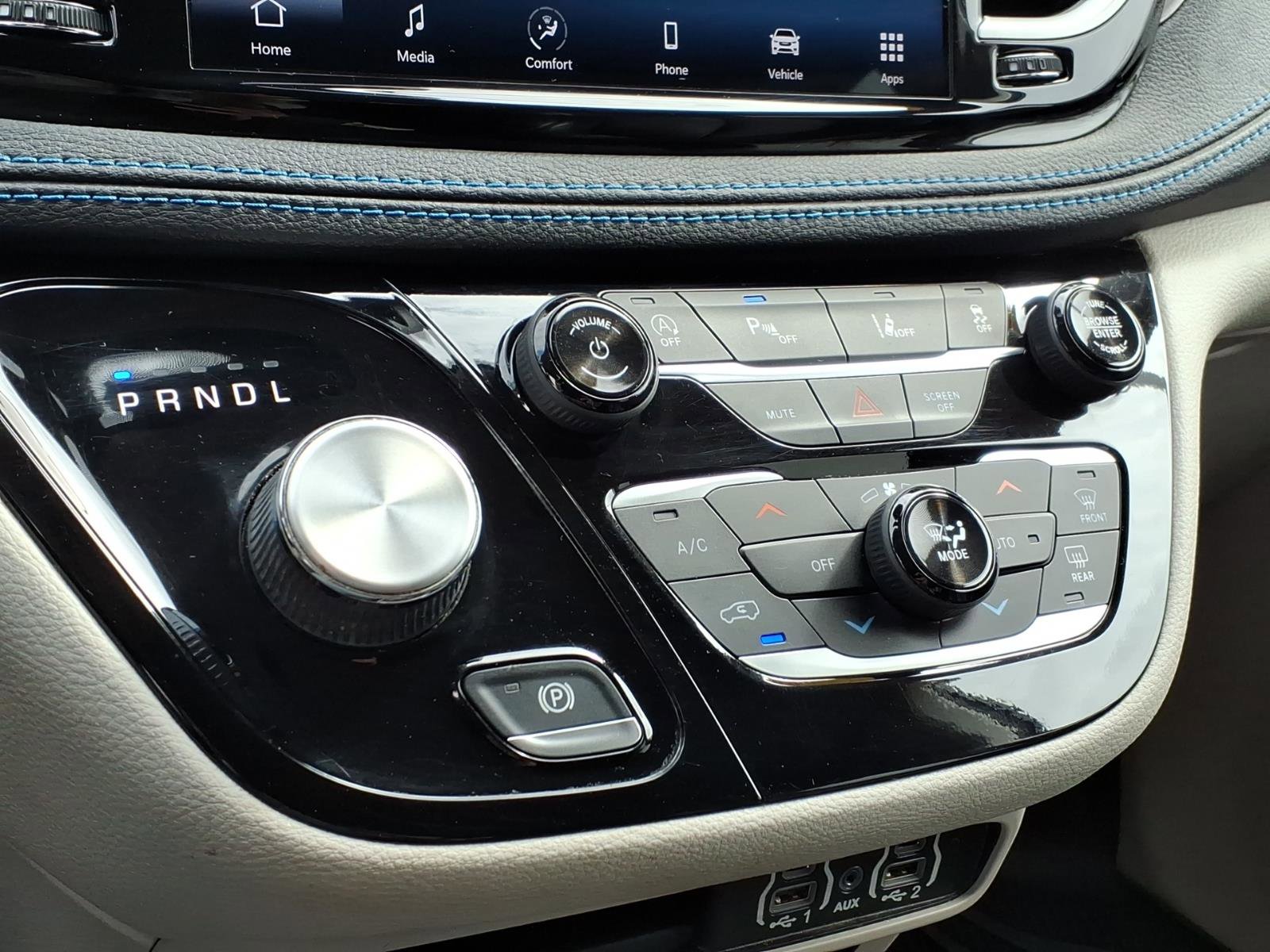 Used 2021 Chrysler Pacifica Touring-L image 19