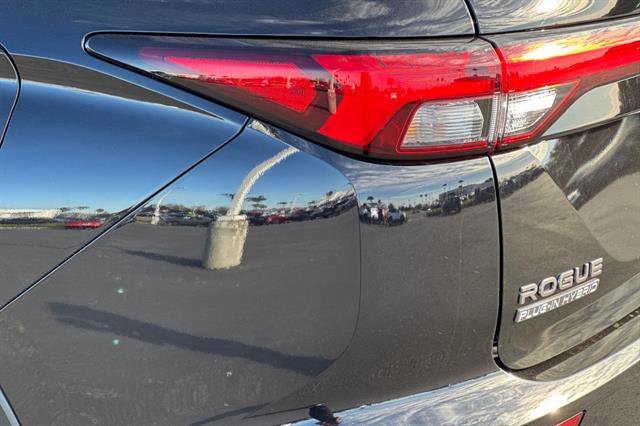 New 2026 Nissan Rogue Platinum image 32
