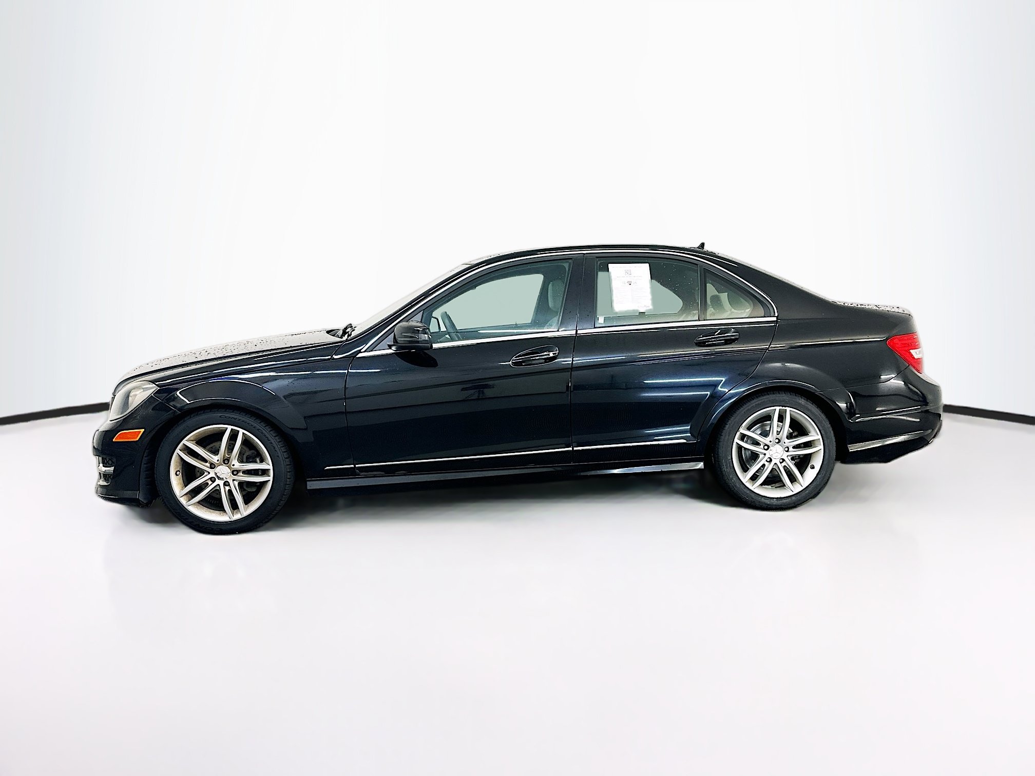 Used 2012 Mercedes-Benz C 300 4MATIC Sedan image 4