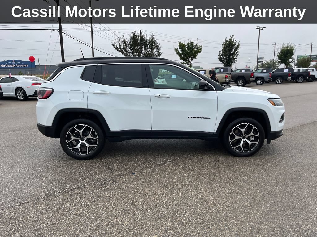 Used 2026 Jeep Compass Limited AWD/4WD image 8