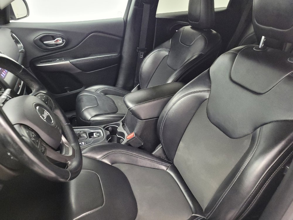 Used 2019 Jeep Cherokee Latitude Plus image 17