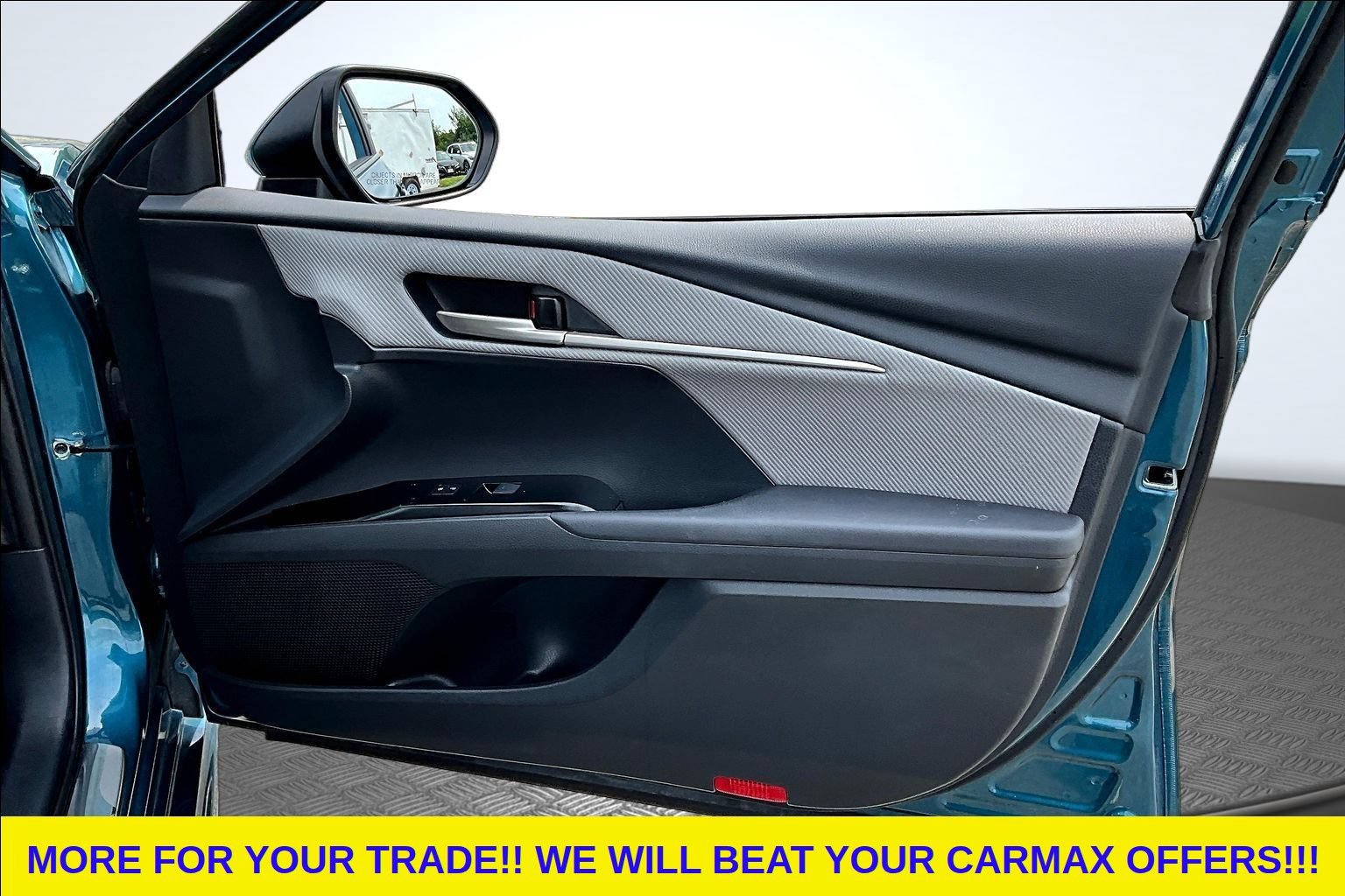 Used 2025 Toyota Camry SE FWD image 25