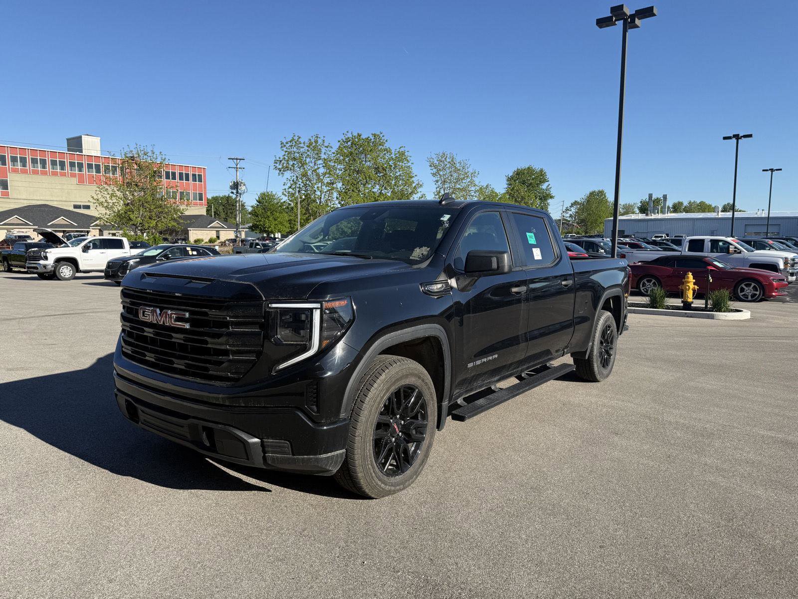 Used 2024 GMC Sierra 1500 Pro w/ Graphite Edition AWD/4WD image 7