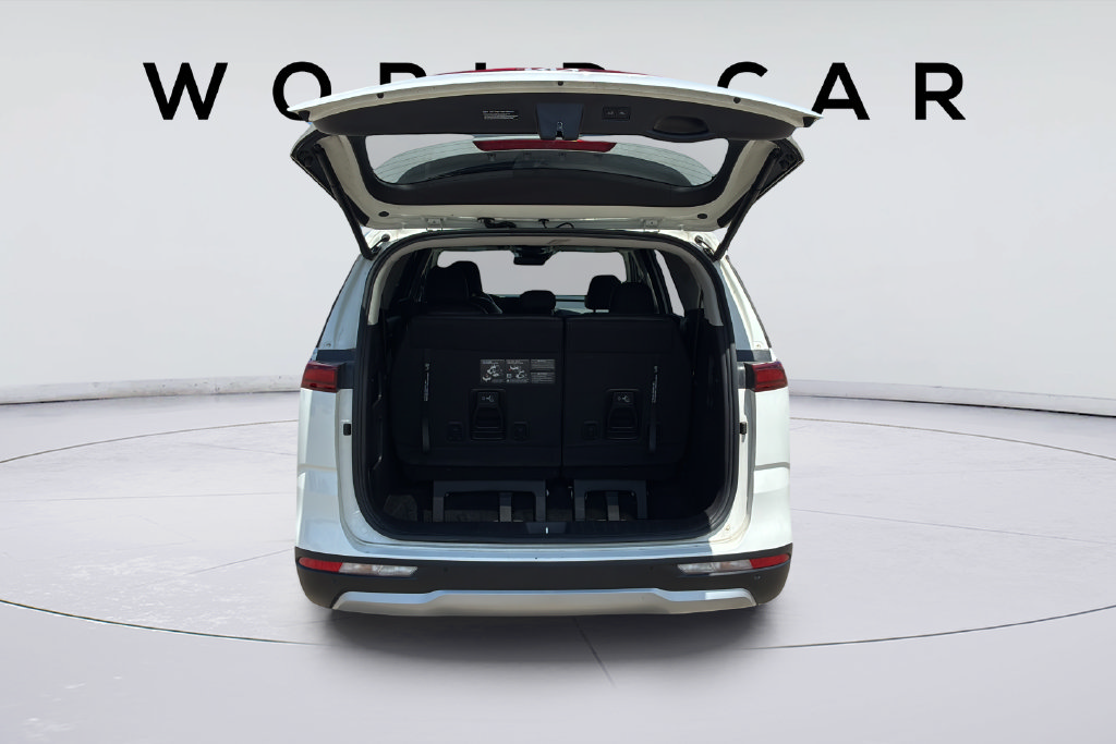 Used 2024 Kia Carnival EX FWD image 9