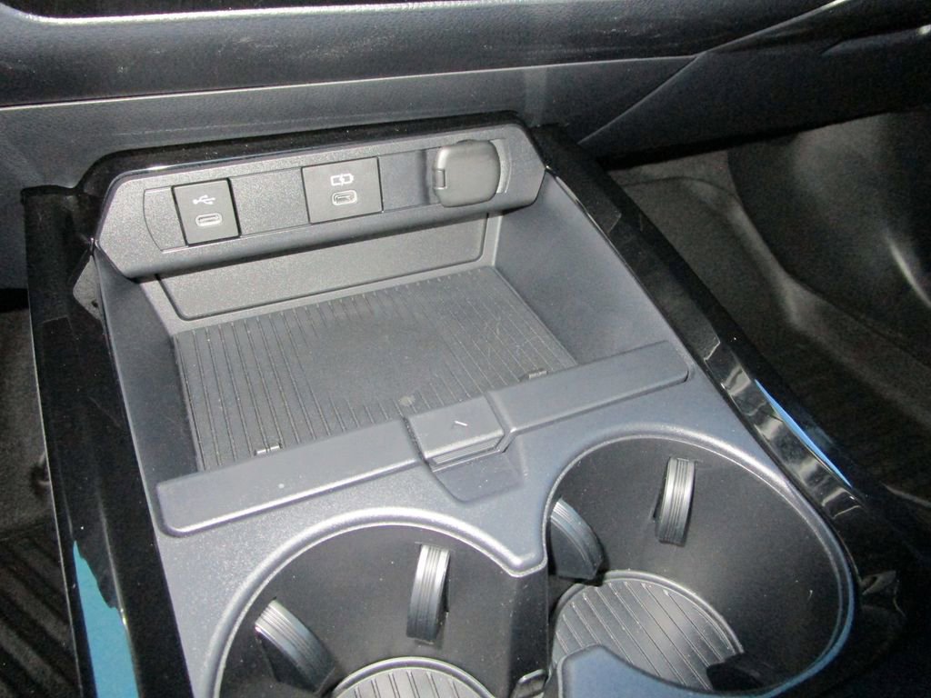 Used 2026 Toyota Prius Plug-In Hybrid image 31