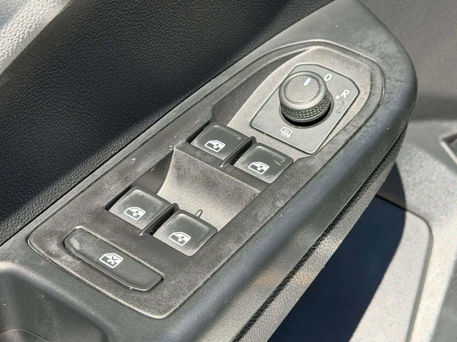 Certified 2022 Volkswagen Taos SE FWD image 26