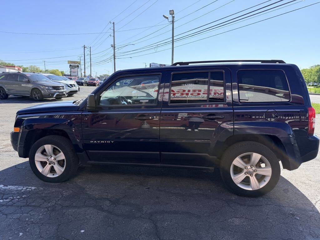 Used 2013 Jeep Patriot Latitude w/ Sun/Sound Group AWD/4WD image 3