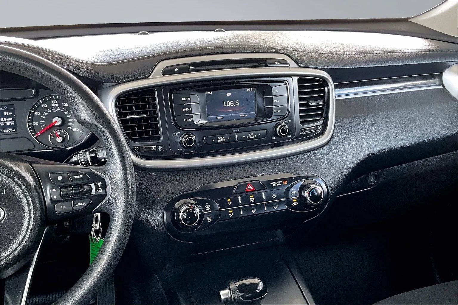 Used 2017 Kia Sorento LX image 9