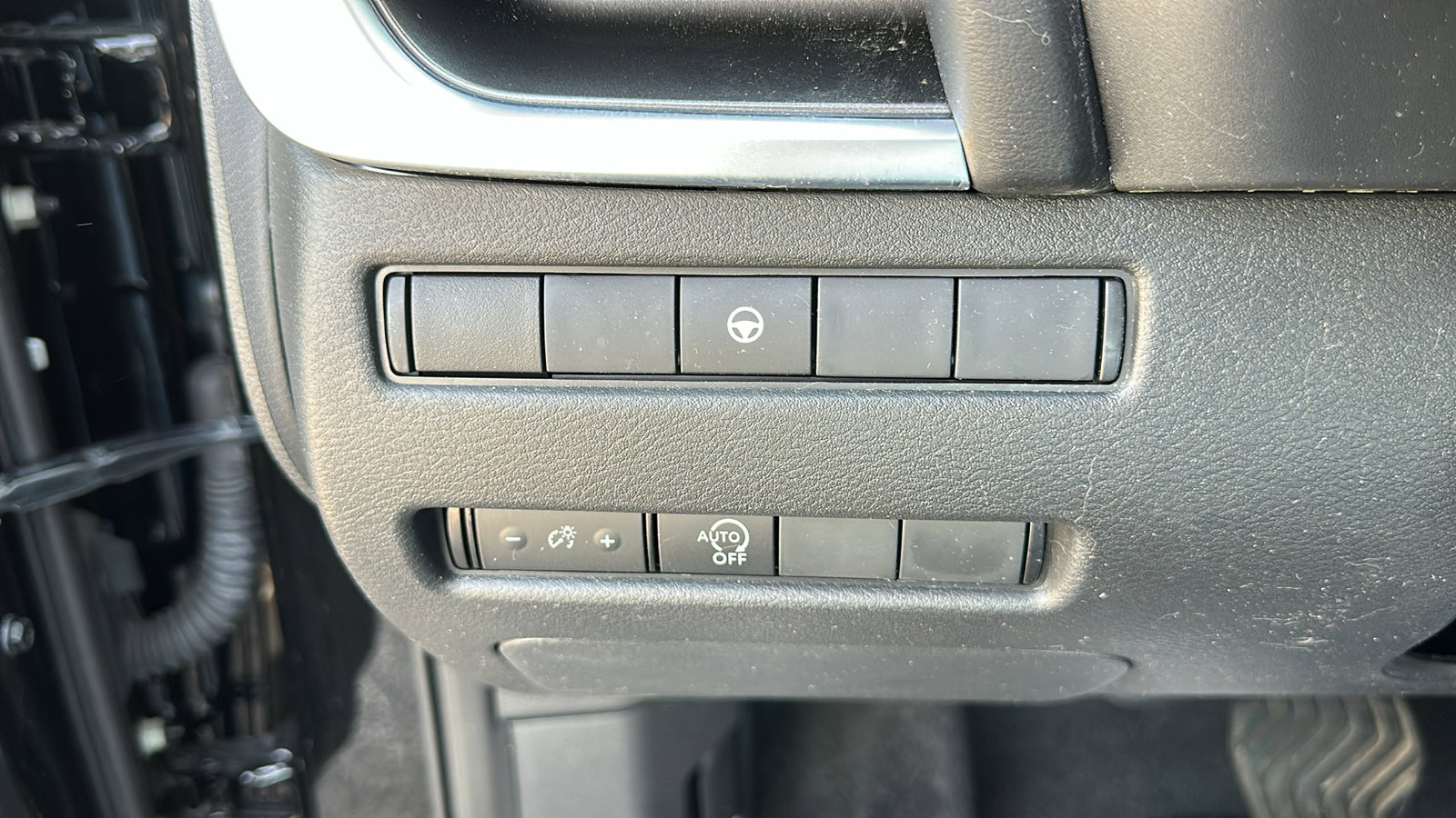 Certified 2023 Nissan Rogue SV image 13