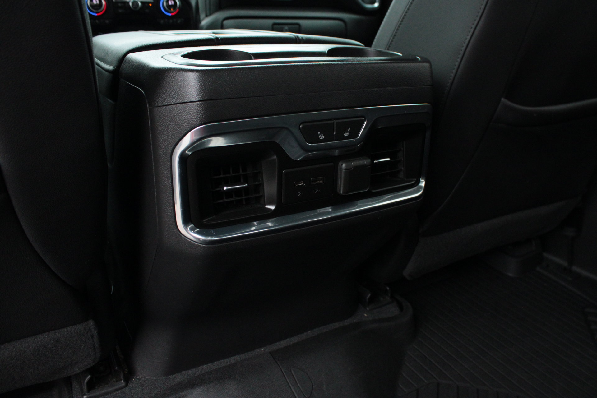 Used 2020 Chevrolet Silverado 1500 LTZ AWD/4WD image 24