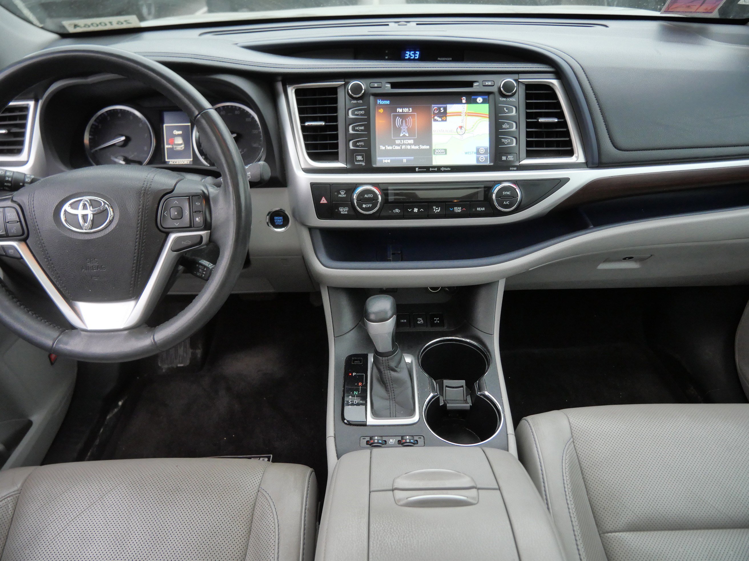 Used 2016 Toyota Highlander Limited Platinum AWD/4WD image 10