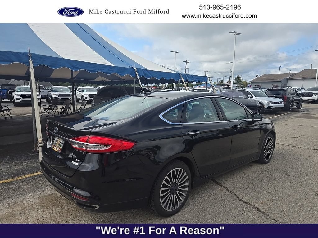 Used 2017 Ford Fusion SE w/ Fusion SE Technology Package FWD image 4