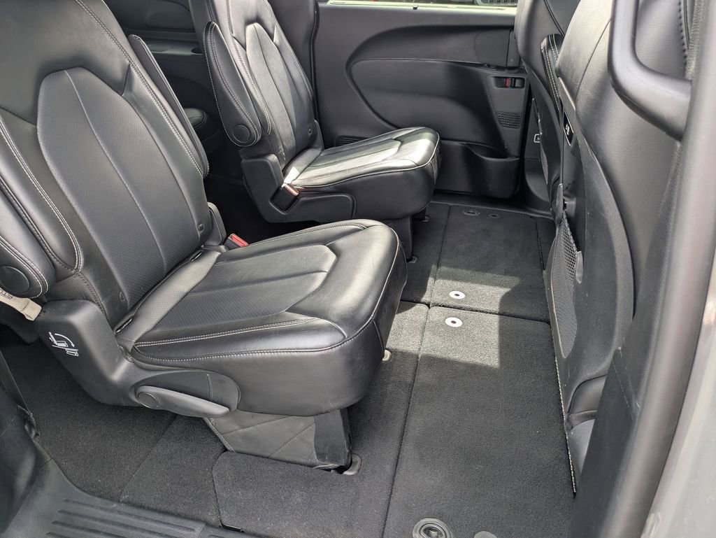 Used 2025 Chrysler Pacifica Select FWD image 30