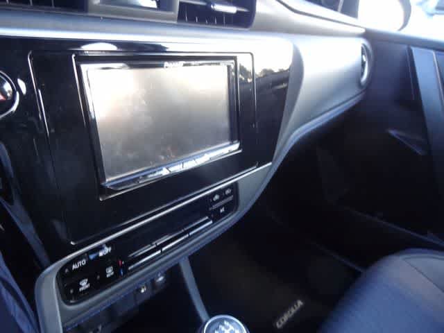 Used 2018 Toyota Corolla SE w/ Carpet Mat Package (TMS) FWD image 12