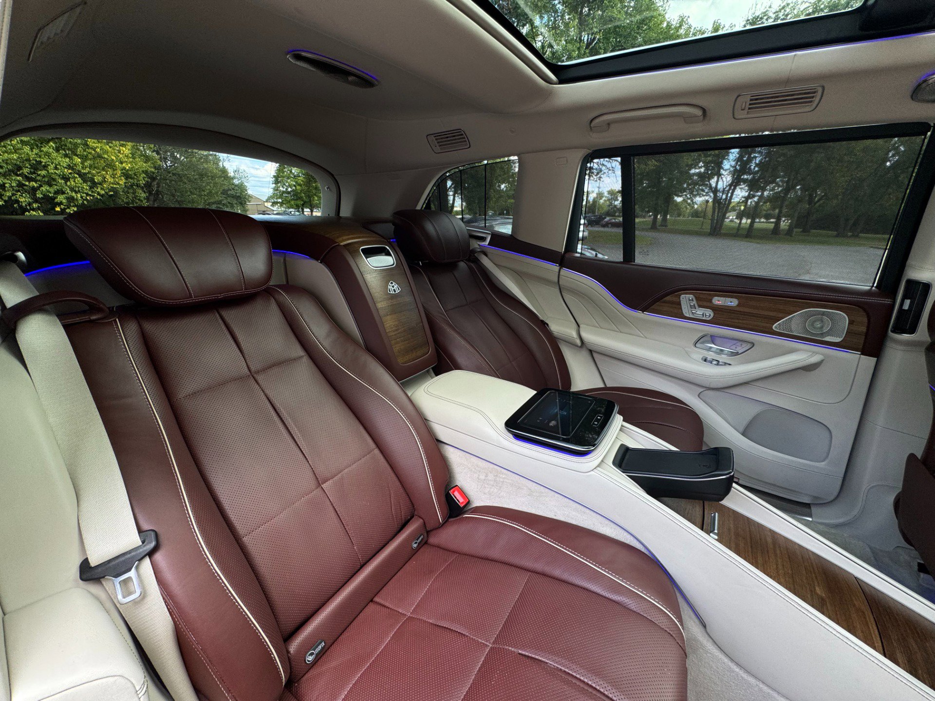 Used 2023 Mercedes-Benz Maybach GLS 600 4MATIC image 45