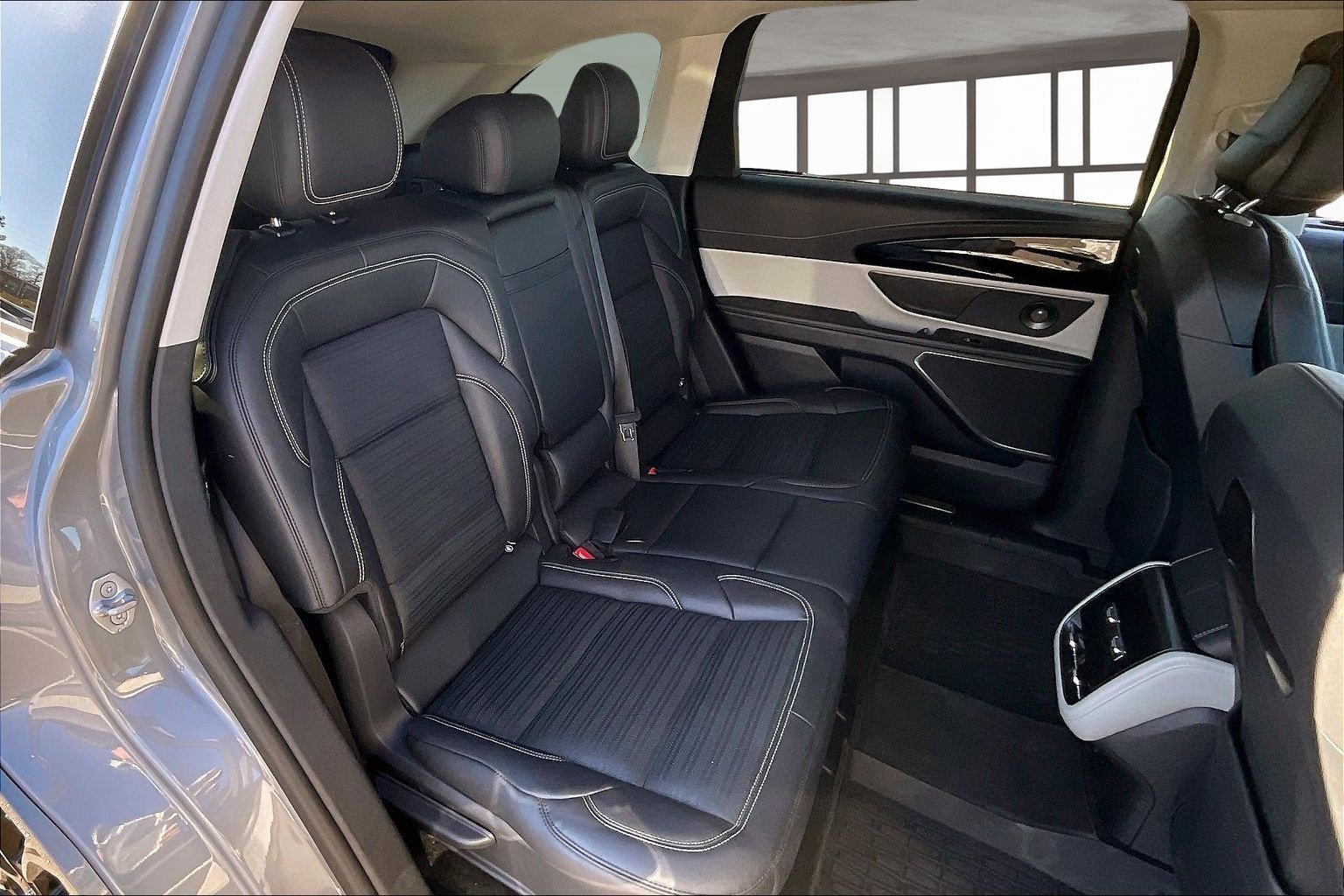 Used 2024 Lincoln Nautilus Reserve w/ Equipment Group 202A image 24