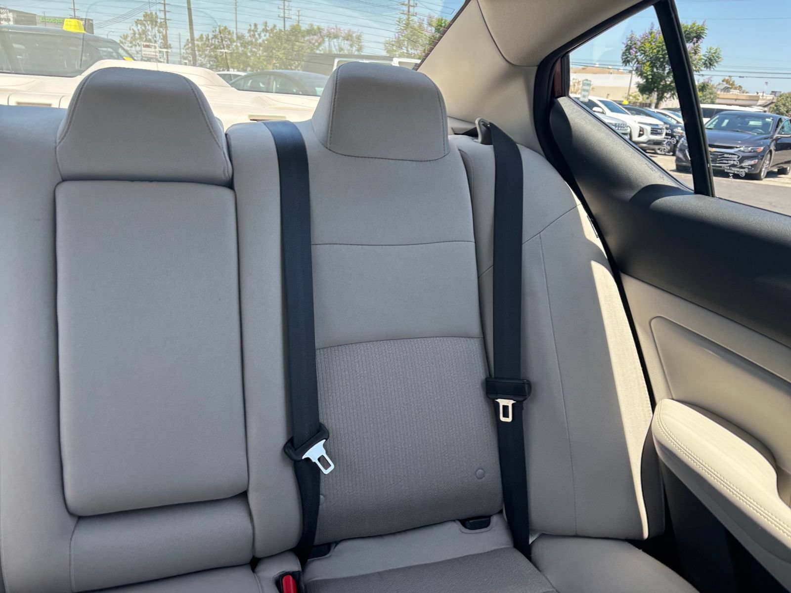 Used 2025 Nissan Altima 2.5 SV FWD image 38