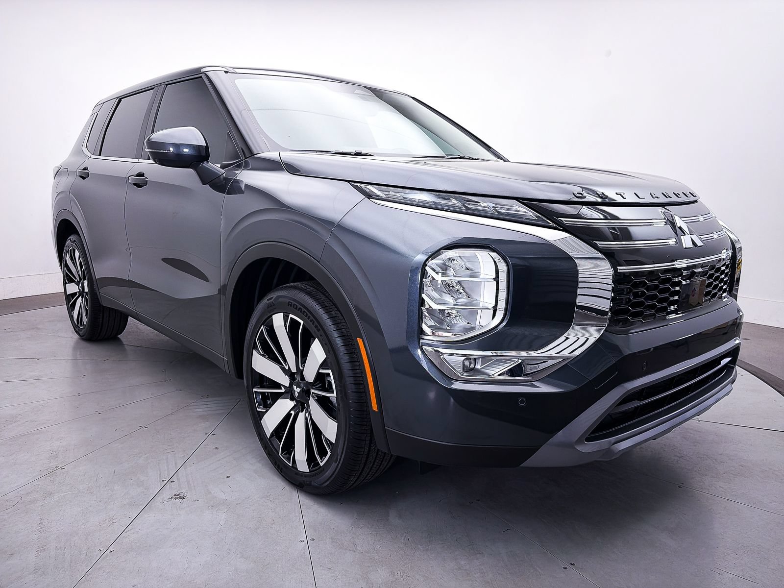 Used 2026 Mitsubishi Outlander SE FWD image 10