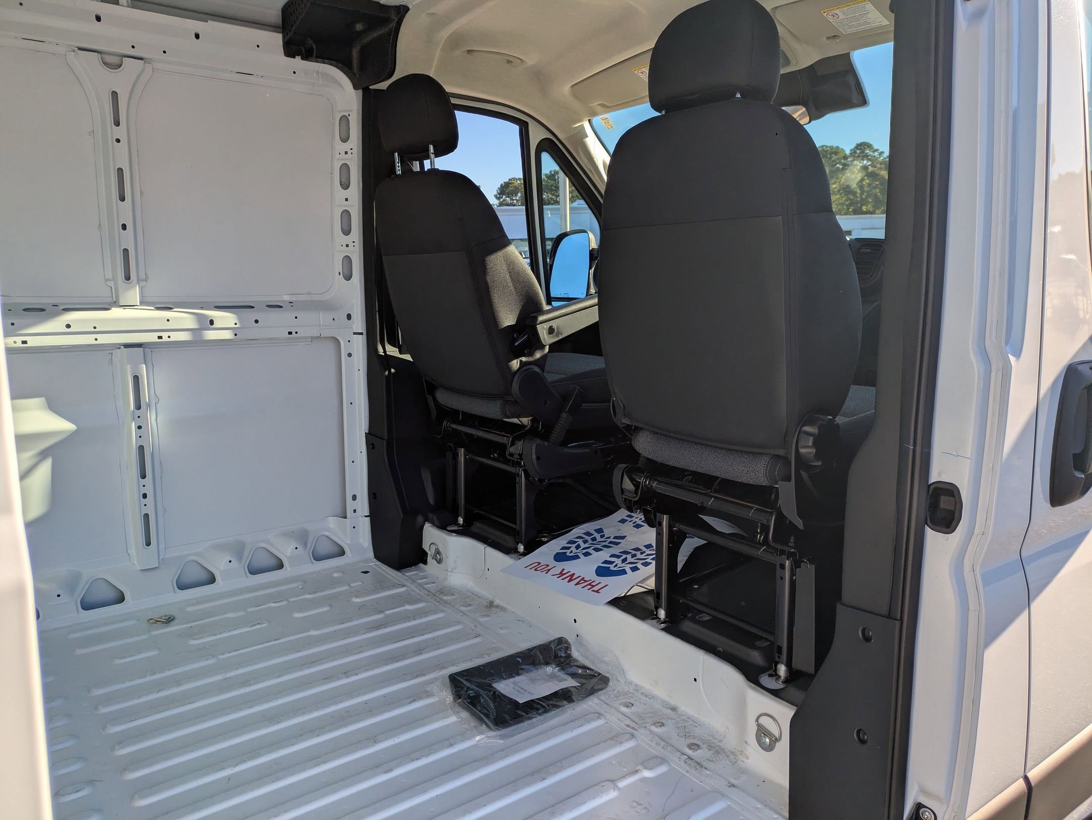 New 2026 RAM ProMaster 1500 w/ Convenience Group FWD image 21