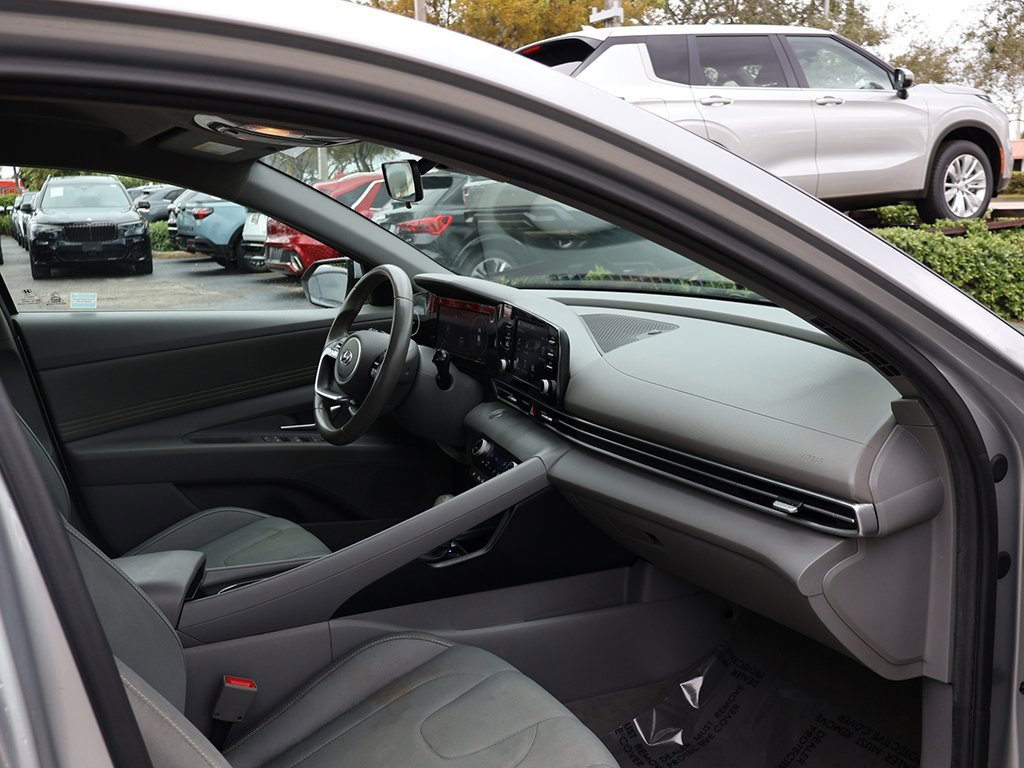 Used 2022 Hyundai Elantra SEL w/ Convenience Package image 26
