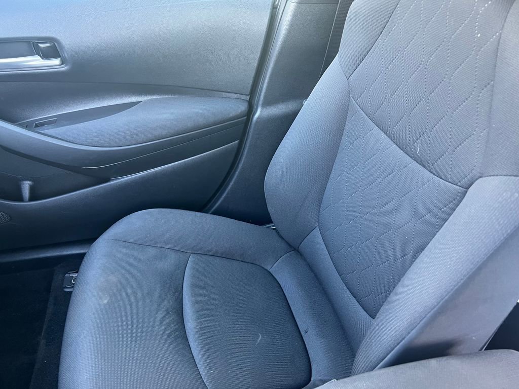 Used 2021 Toyota Corolla LE FWD image 26