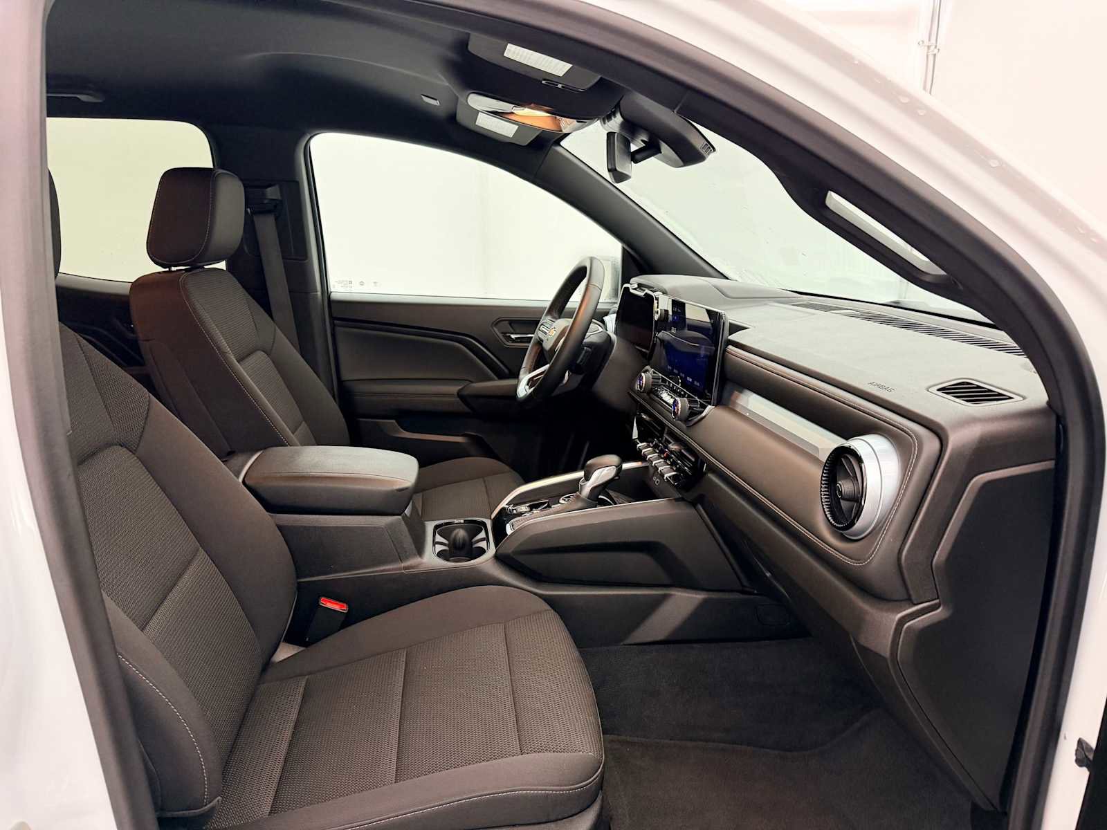 Used 2024 Chevrolet Colorado LT w/ LT Convenience Package II image 22