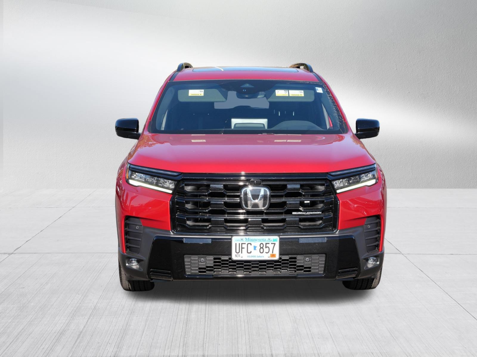 Certified 2026 Honda Pilot Black Edition image 2