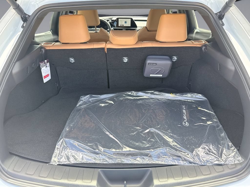 New 2026 Lexus UX 300h FWD image 13