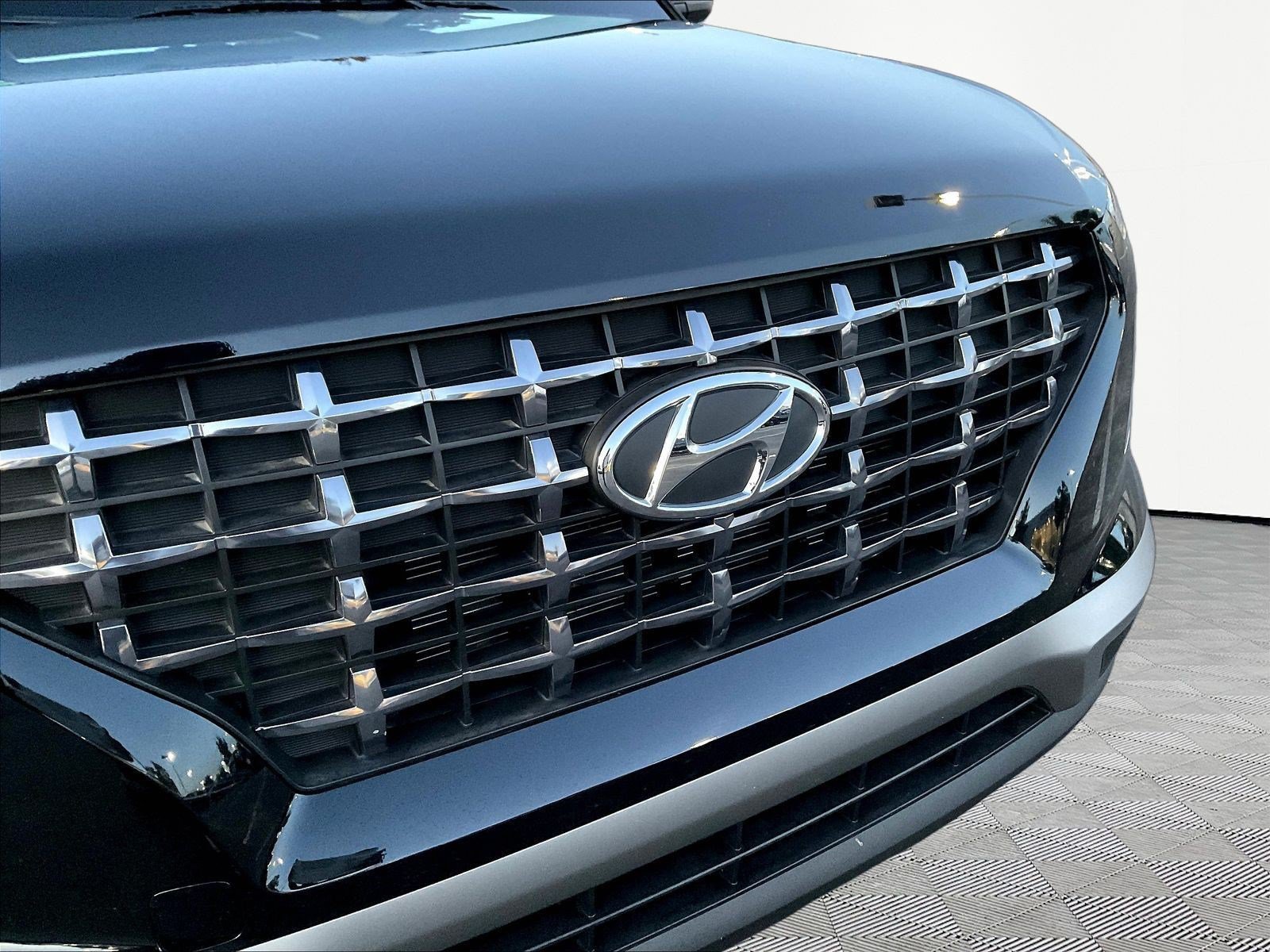 Used 2025 Hyundai Venue SEL FWD image 30