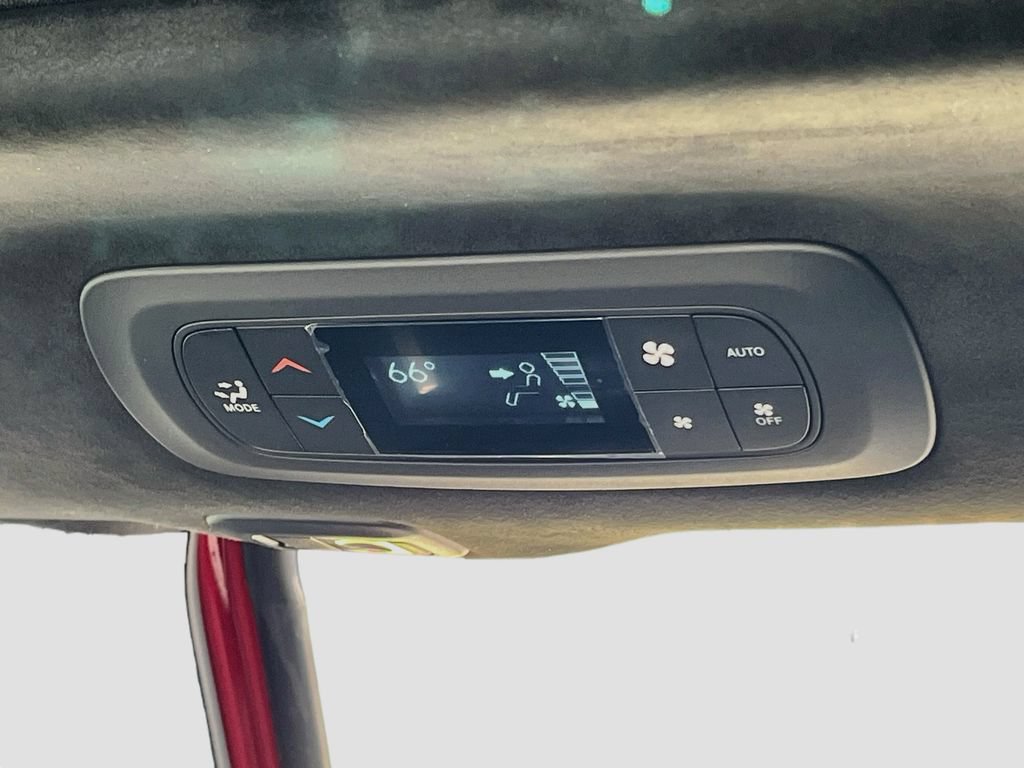 New 2027 Chrysler Pacifica Pinnacle w/ Theater Group FWD image 28
