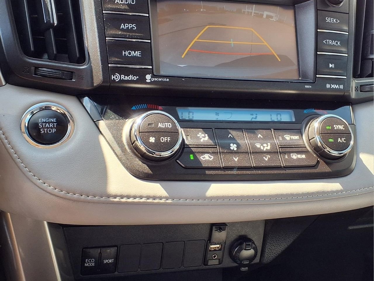 Used 2018 Toyota RAV4 XLE AWD/4WD image 21